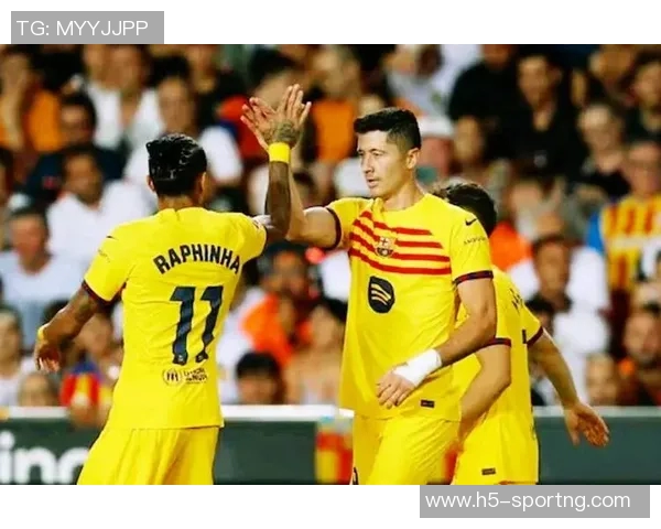 德罗等三名巴萨小将训练状态良好将征战B队赛事展现实力 德罗等三名巴萨小将训练状态良好将征战B队赛事展现实力